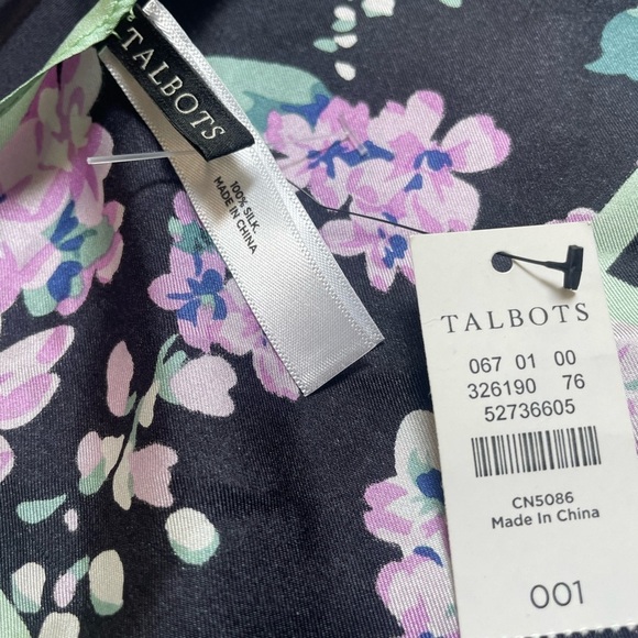 Talbots New With Tag 100% Silk Botanical Scarf - Picture 4 of 7